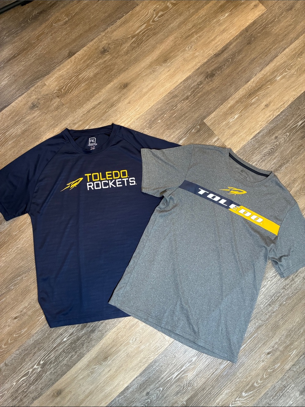 University of Toledo Rockets Short-Sleeve Tees โ Navy & Gray with Yellow Accent
